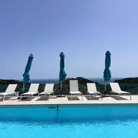 Luxurious 3 Beds, Palo Alto, Marbella